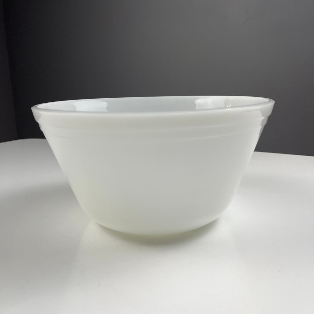 vintage federal glass milk glass mixing bowl 8 inch